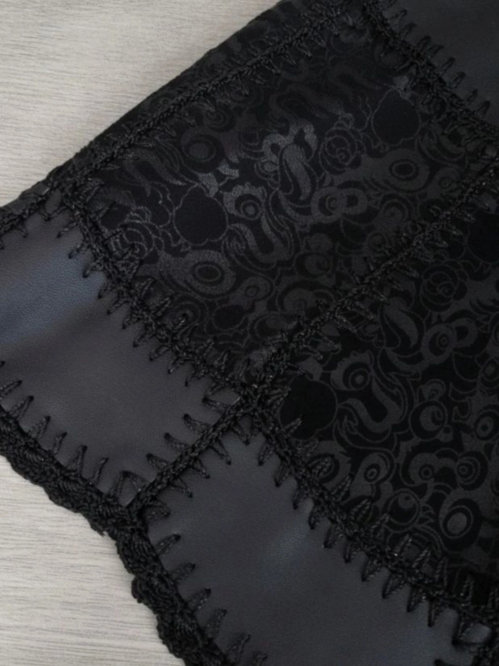 Y2K Gothic Grunge Vintage Black Faux Leather Patchwork Lace Midi Skirt XS – photo 12